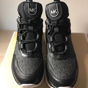 Olympia Extreme Logo and Leather Trainer